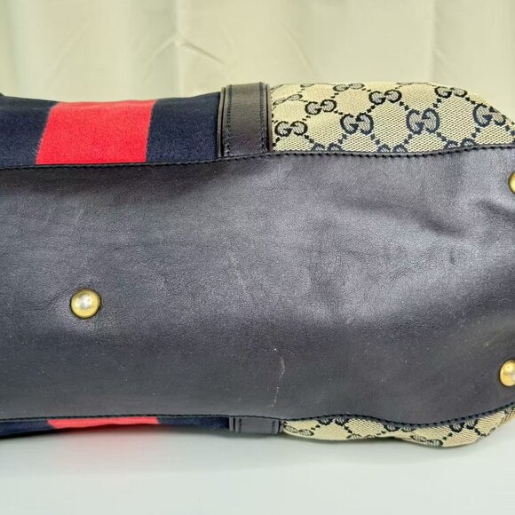 Gucci GG Logo Supreme Shoulder Bag  with Red and Navy Stripes Classic Design - Picture 7 of 10